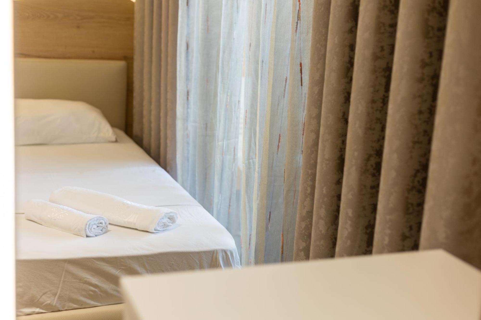 Hotel Klebrido Durrës 外观 照片